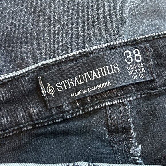 STRADIVARIUS D74 Slit Fit Flared Jeans in Black Women's Size 6 Fray Hem Slit Hem - Picture 6 of 6